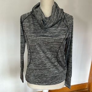 Women’s grey active pullover nwt